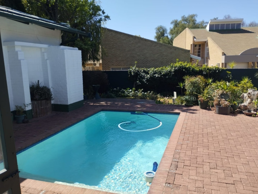 To Let 5 Bedroom Property for Rent in Waverley Free State